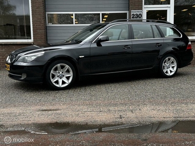 BMW 5-serie Touring 523i EXE AUT AIRCO/PANO/NAVIGATIE/PDC