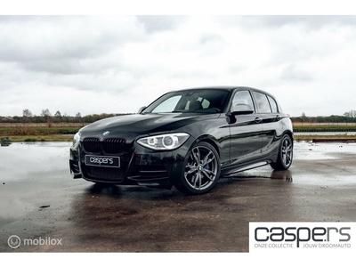 BMW M135i High Executive NL Hi-Fi Adaptief M onderstel