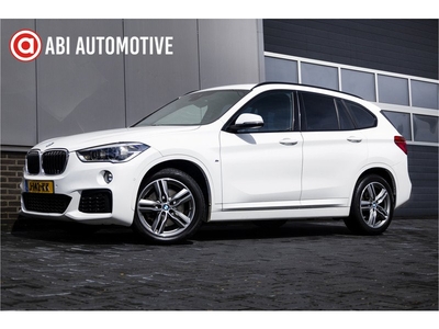 BMW X1 xDrive20i 192 pk M Sport-pakket / HUD/ Camera/ Sportstoelen/ Xenon-led/ Stoel.verw/ Trekhaak/ Navigatie/ Climate/ Cruise-controle/ 18 inch lmv