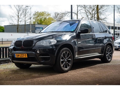 BMW X5 xDrive50i High Executive Motor Kapot Panodak Leer