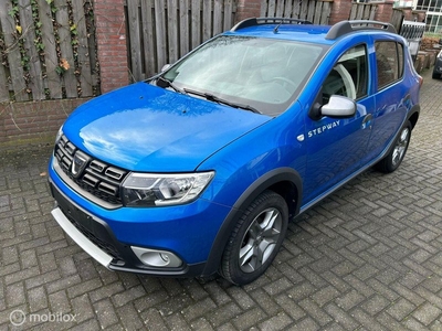 Dacia Sandero 0.9 Stepway met rechter deurschade