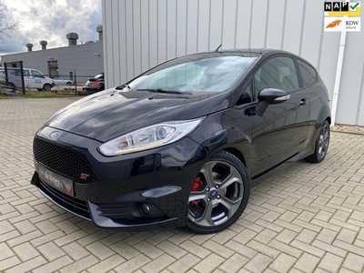 Ford Fiesta 1.6 ST 182PK / Navi / Clima / Recaro /