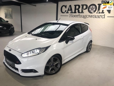 Ford Fiesta 1.6 ST2 210PK 2015 Facelift Dikke Auto Leer