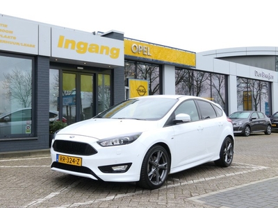 Ford Focus 1.5 Turbo 150pk ST Line Xenon Trekhaak 1e