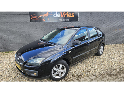 Ford Focus 1.6-16V Futura **APK-AIRCO-5DRS**