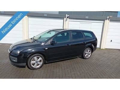 Ford FOCUS Wagon 1.8-16V Airco, Pdc, Cruise control!