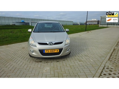 Hyundai I20 1.4i DynamicVersion