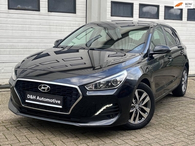 Hyundai I30 1.6 CRDi Premium / lane-assist / CarPlay / Navi