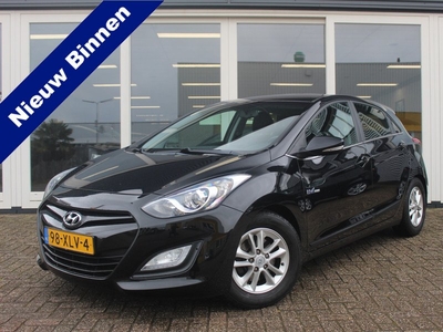 Hyundai i30 1.6 GDI i-Vision, Cruise Control, Climate Control, Camera, PDC V+A, Navigatie, Trekhaak Afneembaar, Prijs Is Rijklaar Inclusief 6 Maanden Garantie