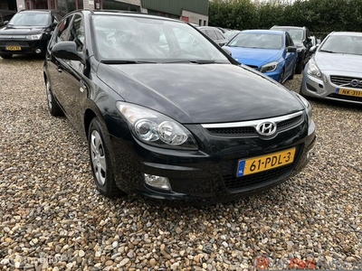 Hyundai i30 1.6i i-Drive Cool,Airco,Cruise,2de eigenaar