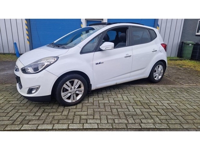 Hyundai Ix20 1.4i i-Catcher Met leader bekleding. glazen