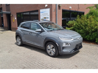 Hyundai KONA EV Premium 64 kWh SUNROOF TREKHAAK HUD