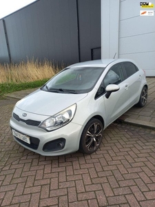 Kia Rio 1.1 CRDi Super Pack .keyless.airco.aluminum velgen