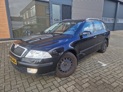 Škoda Octavia Combi 2.0 TDI Elegance Attractive Business 100% oke!! xenon leder nieuwe distributie