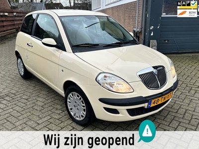 Lancia Ypsilon 1.2 Argento wordt geleverd met een nieuw APK