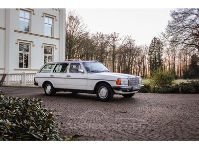 Mercedes-Benz 200T (bj 1982)