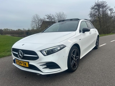 Mercedes-Benz A-klasse 250 e AMG Pano Navi Clima Camera