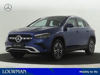 Mercedes-Benz GLA 250 e Star Edition | Trekhaak | USB-pakket plus | Parkeerpakket met achteruitrijcamera | Dodehoekassistent | Verwarmde stoelen vooraan | EASY PACK achterklep |