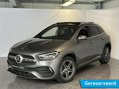 Mercedes-Benz GLA-klasse 250 e AMG Panoramadak