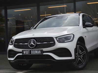 Mercedes-Benz GLC 300e 4MATIC AMG Navi Led Widescreen Sfeer Camera Night CarPlay Elektr.trekh Pdc