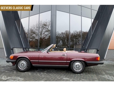 Mercedes W107 560SL AUTOMATIC 2 TOPS CABRIOLET