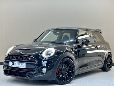 MINI Mini 2.0 Cooper S Chili Serious Business JCW PRO