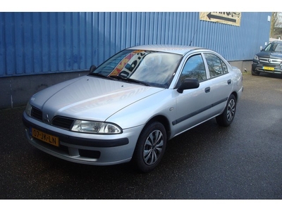 Mitsubishi Carisma 1.6 Diamond - 5 deurs - Trekhaak - Grijs