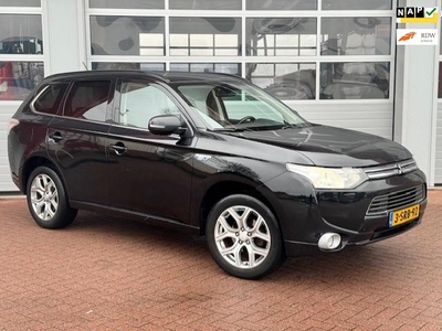 Mitsubishi Outlander 2.0 PHEV Intense + / 4WD /Leder /Camera