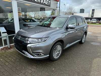 Mitsubishi Outlander 2.4 PHEV Intense+ (bj 2018, automaat)