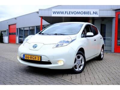 Nissan LEAF 24 kWh Aut. NaviClimaLMVCam *E 3.750,00 na