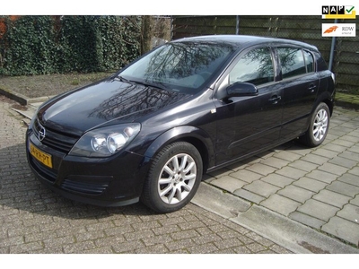 Opel Astra 1.6 Essentia