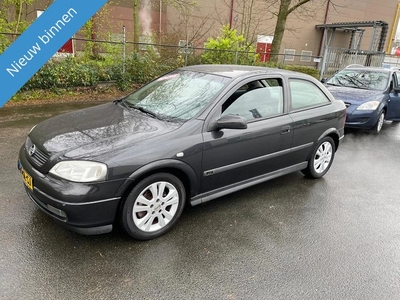 Opel Astra 2.2-16V Sport Edition NETTE AUTO RIJD EN