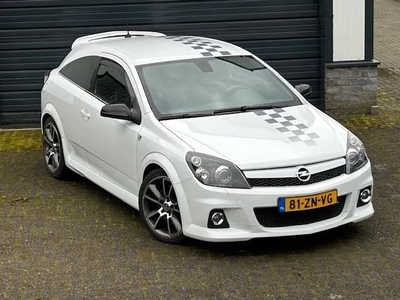 Opel Astra GTC 2.0 T OPC orig Nederlands