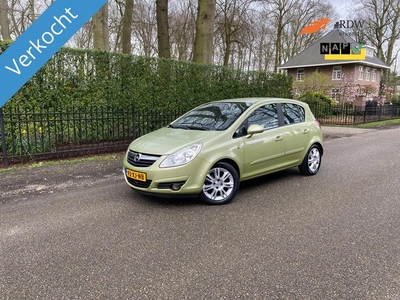 Opel Corsa 1.4-16V Cosmo 90PK, Airco, 2e Eigenaar