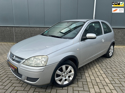 Opel Corsa 1.8-16V Full Rhythm