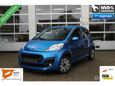 Peugeot 107 1.0-12V 5-Deurs Facelift 2 Active-Sport Airconditioning Centrale Deurvergrendeling Elektrische Ramen Stuurbekrachtiging Lederstuur Radio/Cd/Aux 12Volt Aansluiting Zwart Interieur Isofix Privacy/Zonwerend Glas Métallic Lak Mistlampen V+A Dist