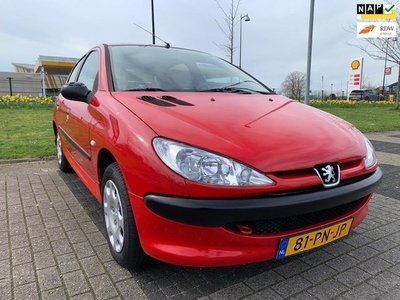 Peugeot 206 1.1 5 Drs Elektr pakket Rijdt en schakelt