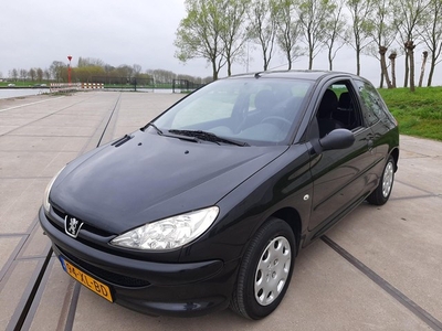 Peugeot 206 1.4 One-line Airco apk 15-01-2025