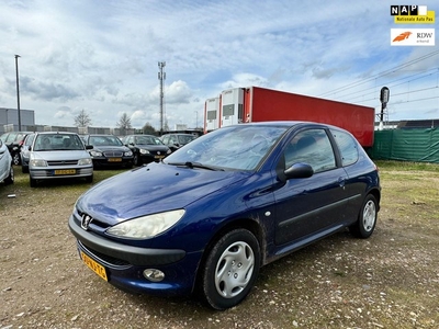 Peugeot 206 1.6-16V Gentry/INRUILKOOPJE RIJD EN SCHAKELT