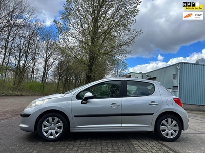 Peugeot 207 1.4 HDI X-line groot scherm navi rijdt super