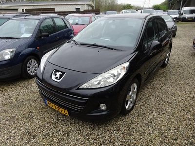 Peugeot 207 1.6 VTi Première airco navigatie 16 velg. Apk