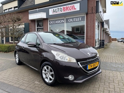 Peugeot 208 1.2 VTi Allure 82PK / Airco / 2e Set LM winter/