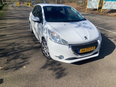 Peugeot 208 1.2 VTi Envy. 5 deurs