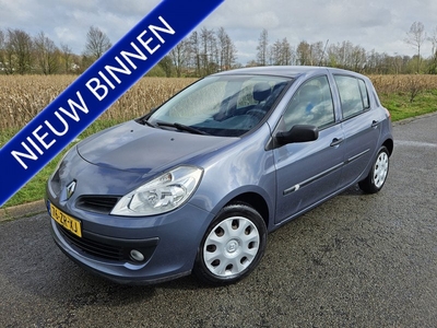 Renault Clio 1.2-16V Special Line Airco/ 5 Deurs