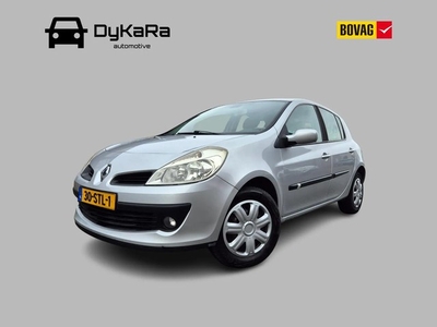 Renault Clio 1.6-16V Privilège Automaat, Clima, Trekhaak