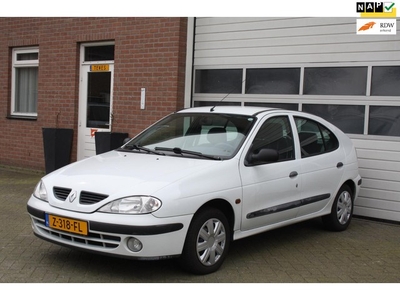 Renault Mégane 1.4e RN 46609KM!!! zeer nette auto