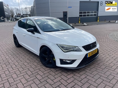 Seat Leon 1.8 TSI FR DSG BAK CLIMA Stoelverwarming 179 PK