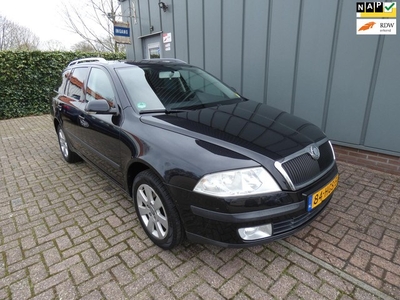 Skoda Octavia Combi 1.6 FSI Ambiente Attractive Business