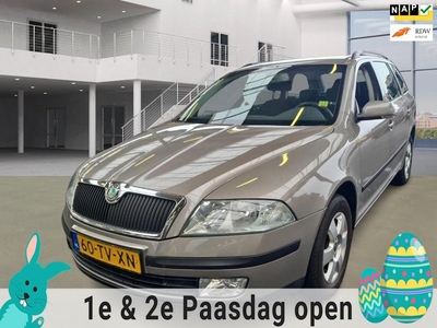 Skoda Octavia Combi 1.6 FSI Elegance/AIRCO/PDC/TREKHAAK/CRUISE/2XSLEUTELS/