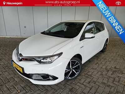 Toyota Auris 1.8 Hybrid Volcano Edition HB, 44.000 km